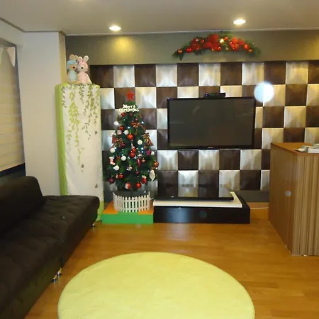 Crystal Guesthouse